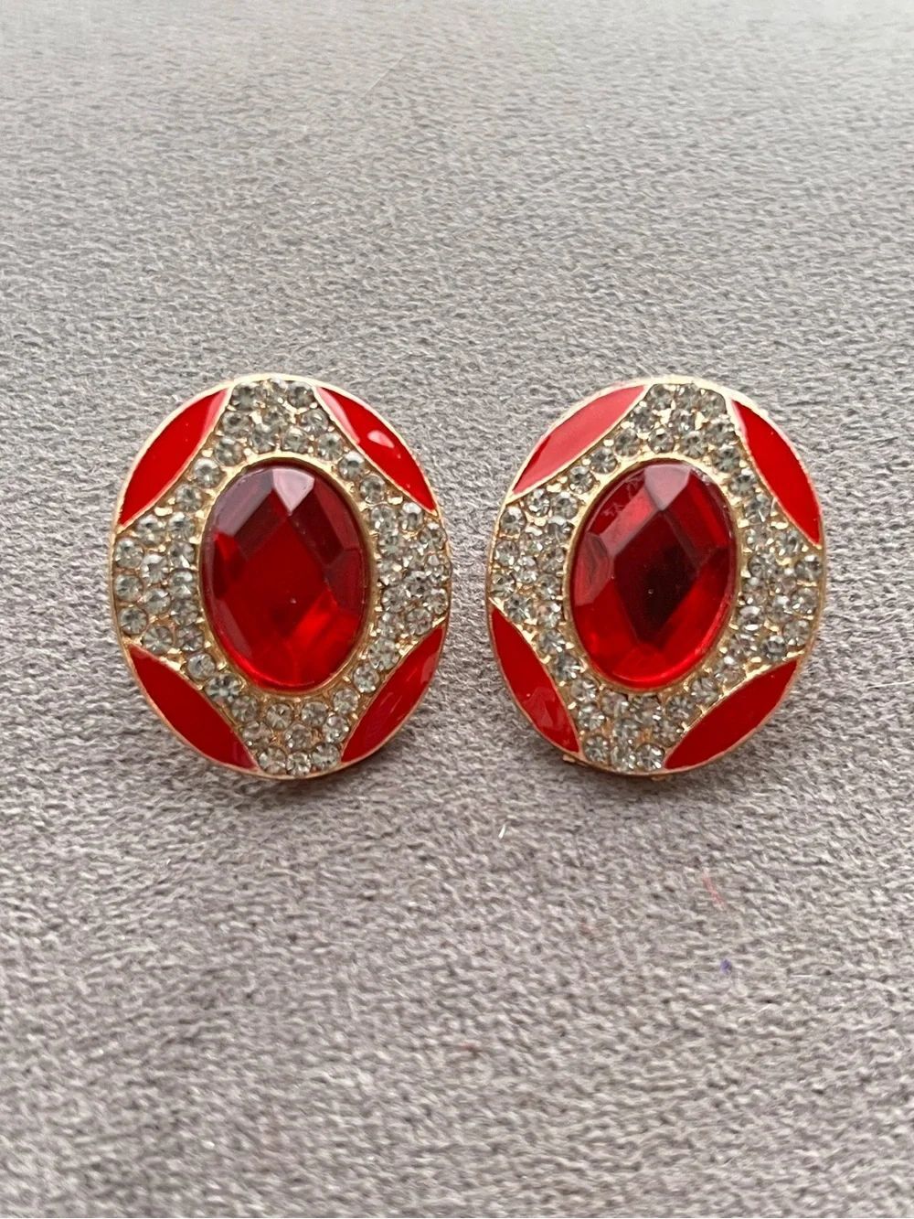 Red Enamel Crystal Vintage Style Oval Gold Tone Stud Earrings